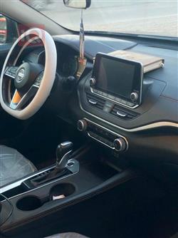 نيسان ألتيما